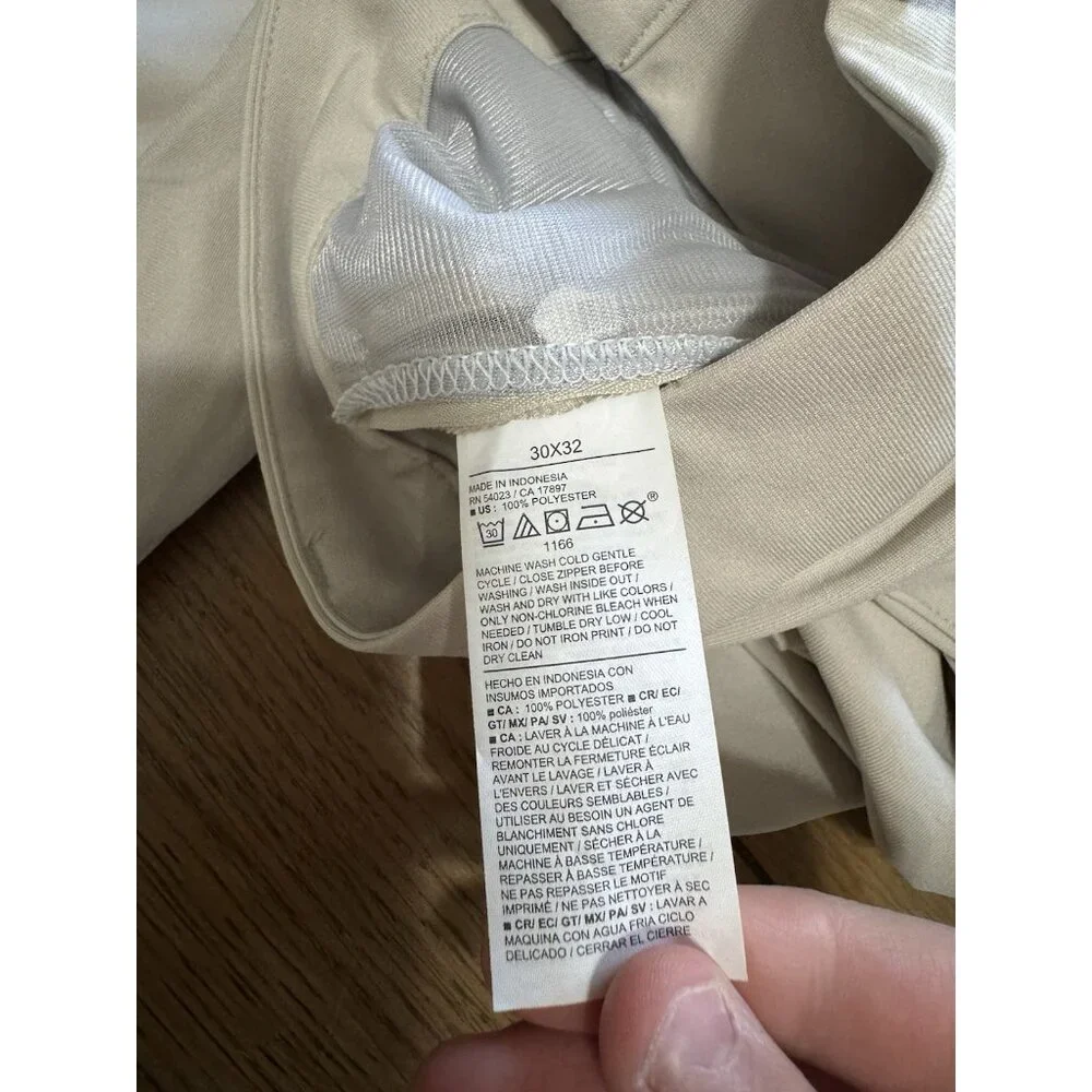 Old NAVY Active Dress Pants 30x32 Cream Tech Hybrid Slim 4 Way Stretch Light NWT